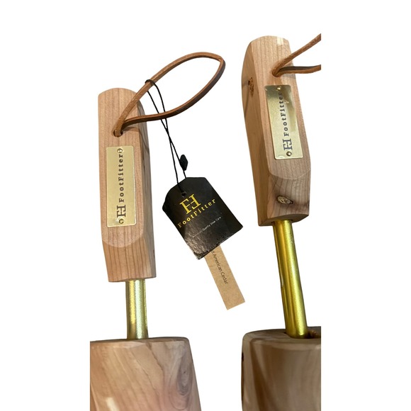 Cedar Shoe Trees – Mismatched Pair CW22 W Medium & CW12 M Medium‎ Wood Shoe Tree - Picture 2 of 5